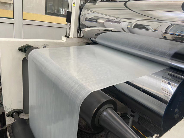 CFRT預浸帶(dai)樹脂與纖維(wei)相互熔融的(de)緊密度影響(xiang)物理性能