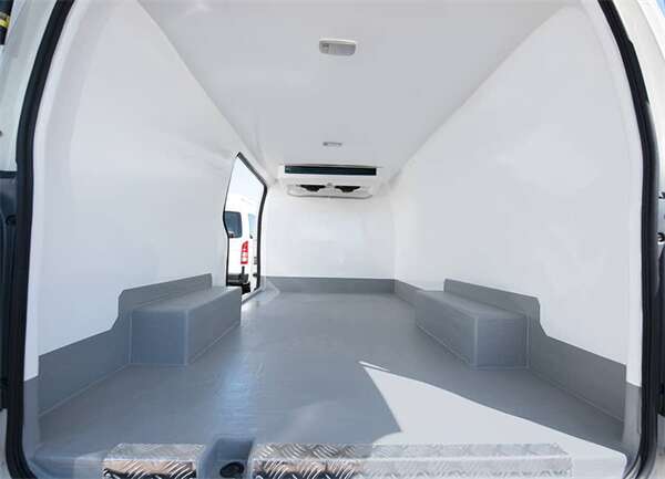 CFRT複合闆(pǎn)蒙皮冷(lěng)藏車具(jù)有良好(hao)冷藏密(mì)封效果(guo)